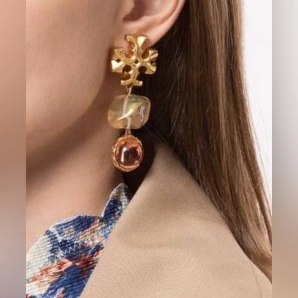 Designers Brands For Customers That Love To Wear Casual and Elegant Accessories;